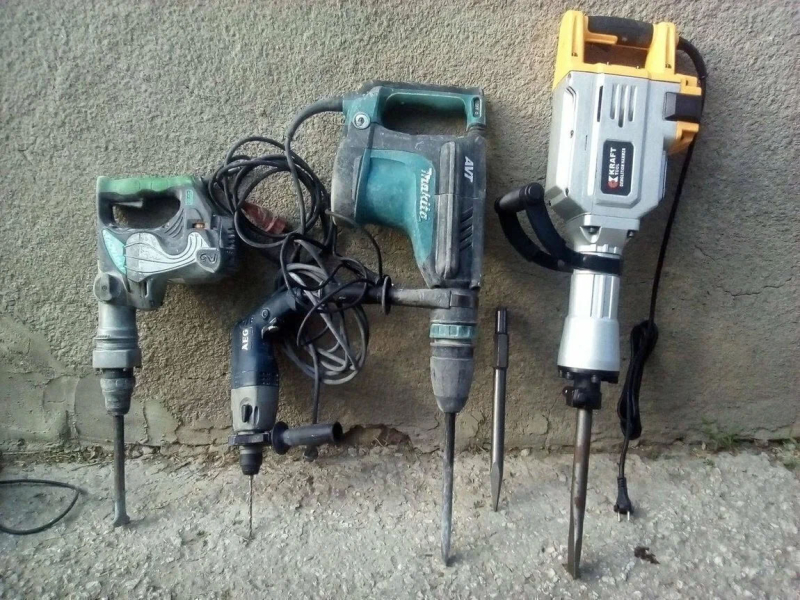 фото Свое оборудование и парк спецтехники